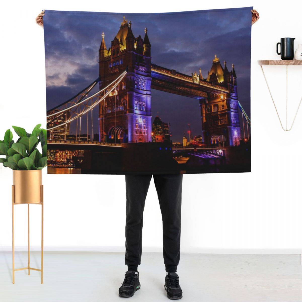 Koc z motywem Tower Bridge w L – Anime Cosplay London recenzja i cena