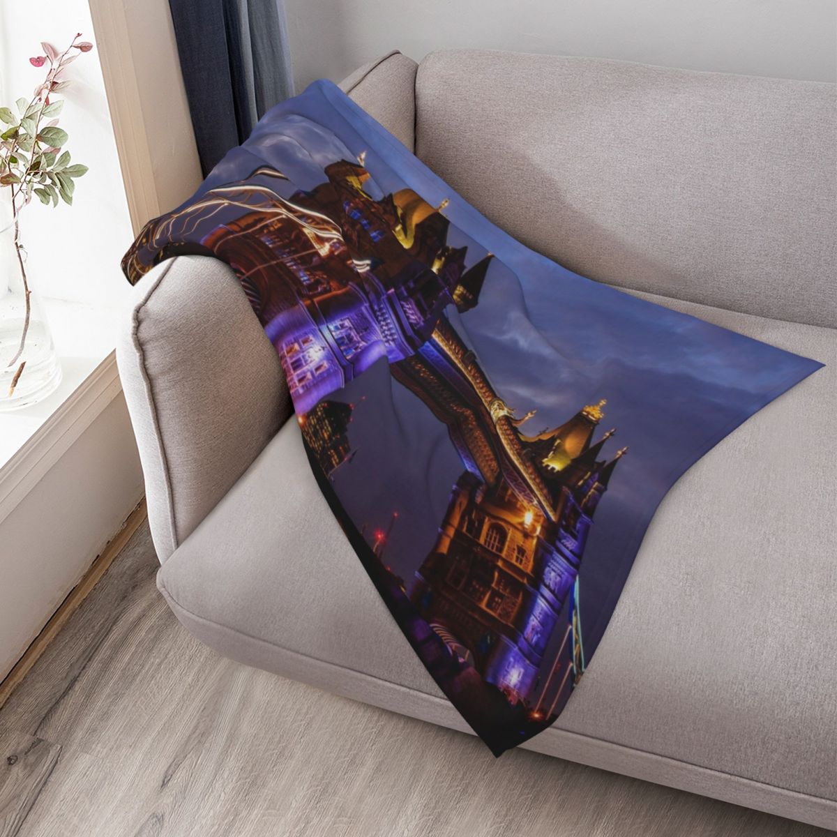 Koc z motywem Tower Bridge w L – Anime Cosplay London recenzja i cena